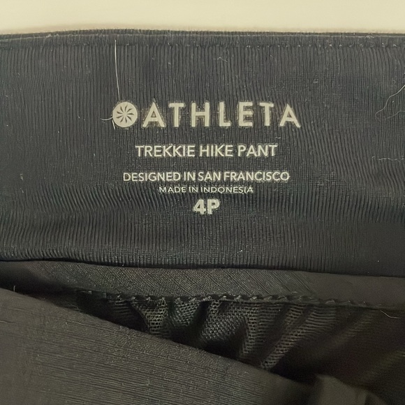 Athleta black Trekkie hike pant. 4p 29”. Button fly. Zip pockets - Picture 2 of 3